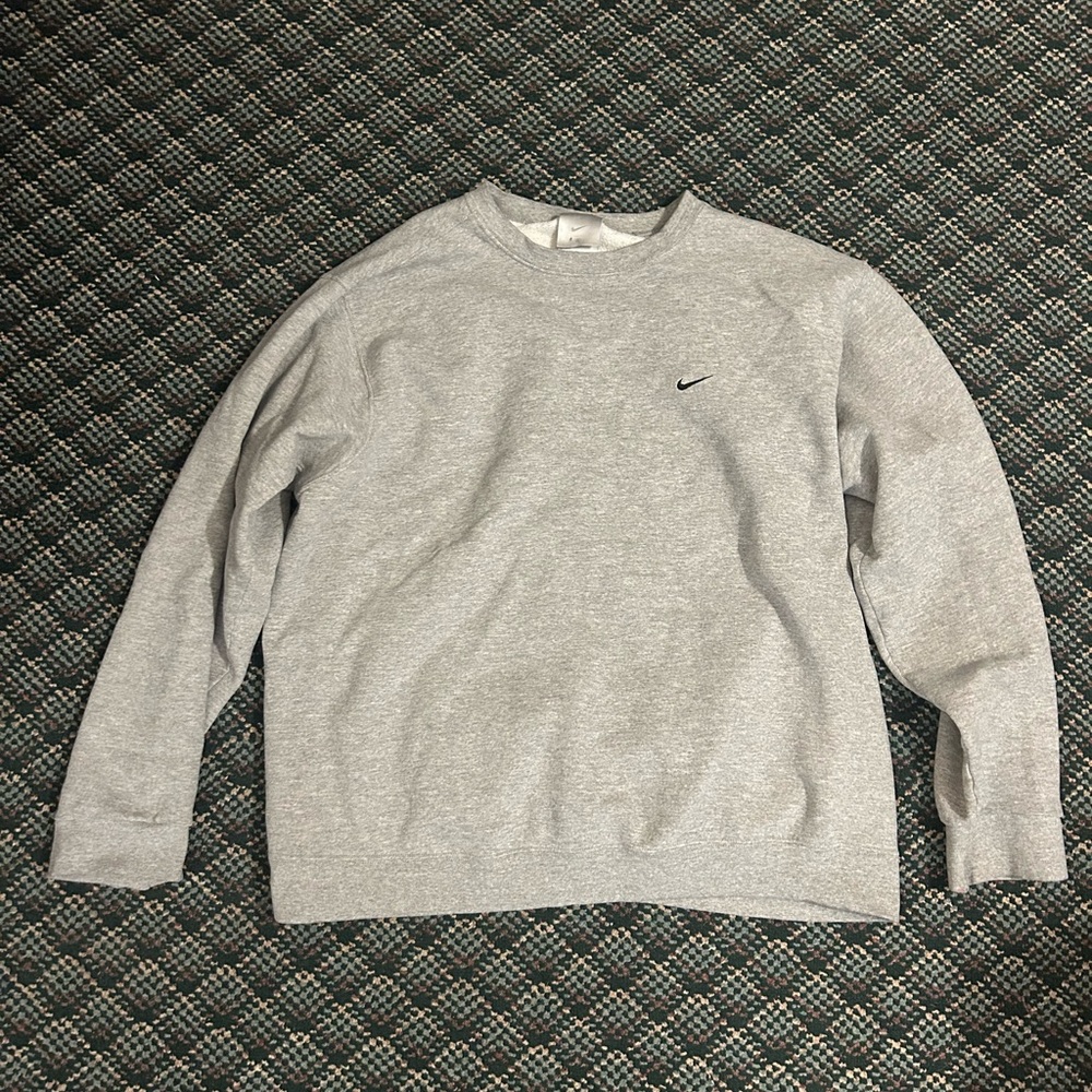 Nike Men's Light Gray Crewneck Sweater